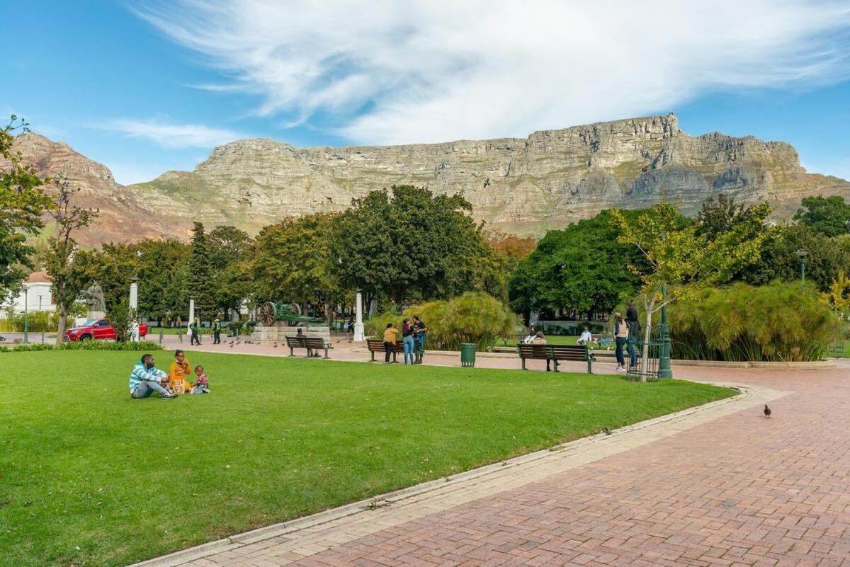 Sunny, 3rd Floor, Spacious, Fast Wifi-pool Apartment Cape Town